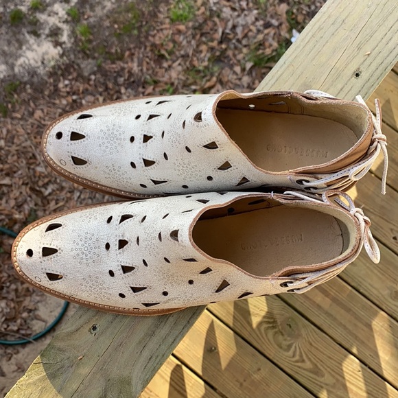 New Musse and Cloud booties - Picture 3 of 6